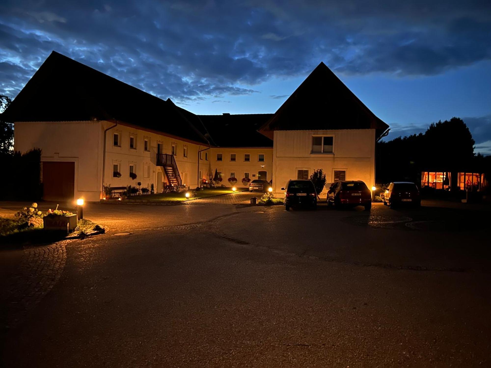 Babsi Appartments - Leben Am Land Вельс Экстерьер фото